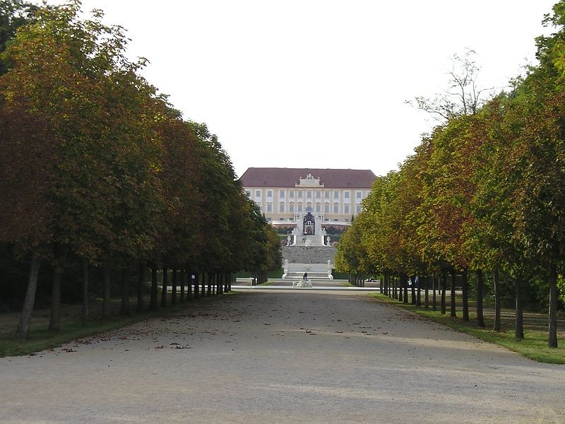 P1011268schlosshofzmen